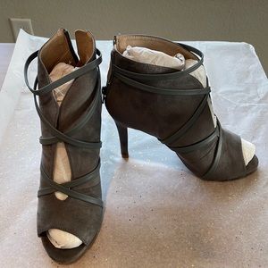 Journee Collection Samara Heels/Booties - Gray - Women’s Size 8
